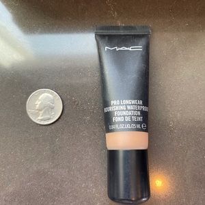Mac Pro Longwear Nourishing Waterproof Foundation-NW22